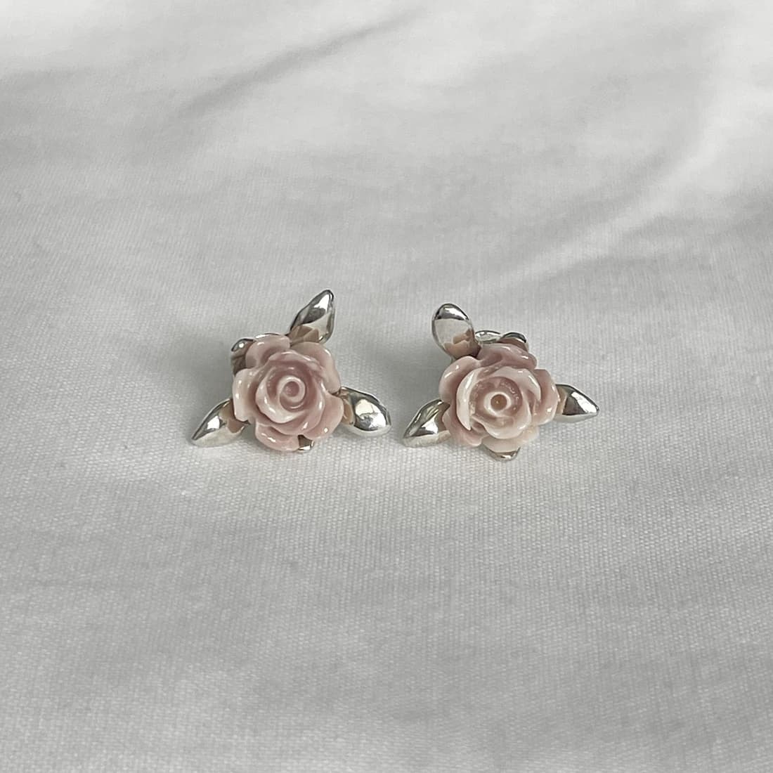 samanda rose earrings (coral)