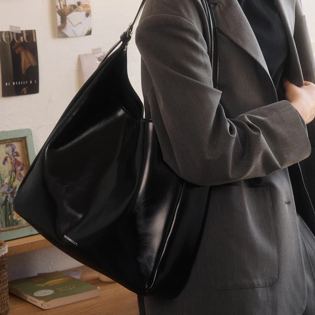 Lemier Shoulder Bag - Black