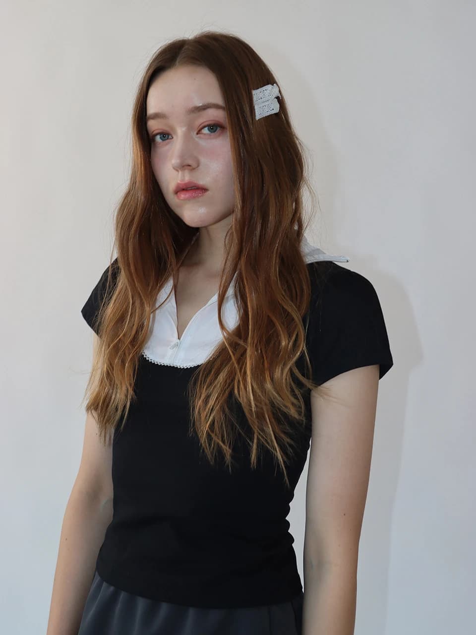 Lace zip collar Half puff T-shirt (black)