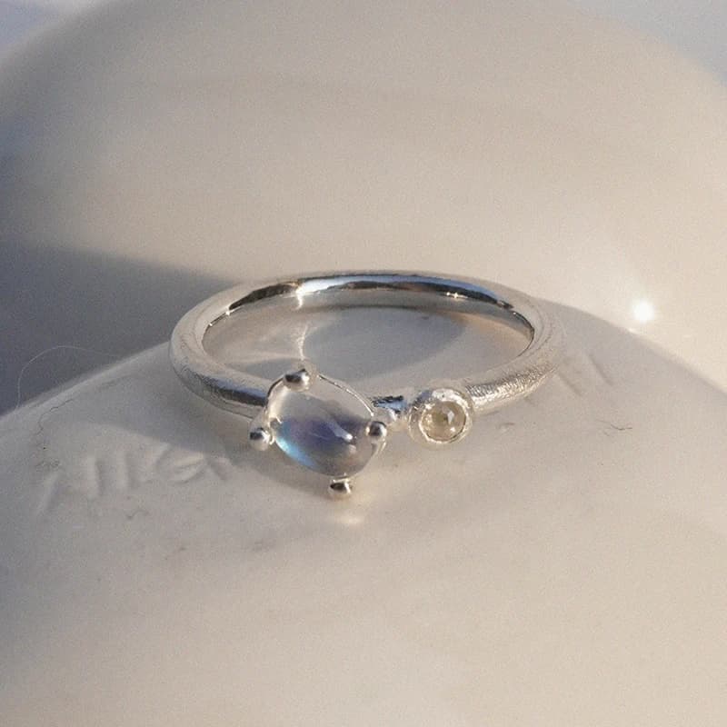 Blue Star Dia Ring- Rainbow Moonstone