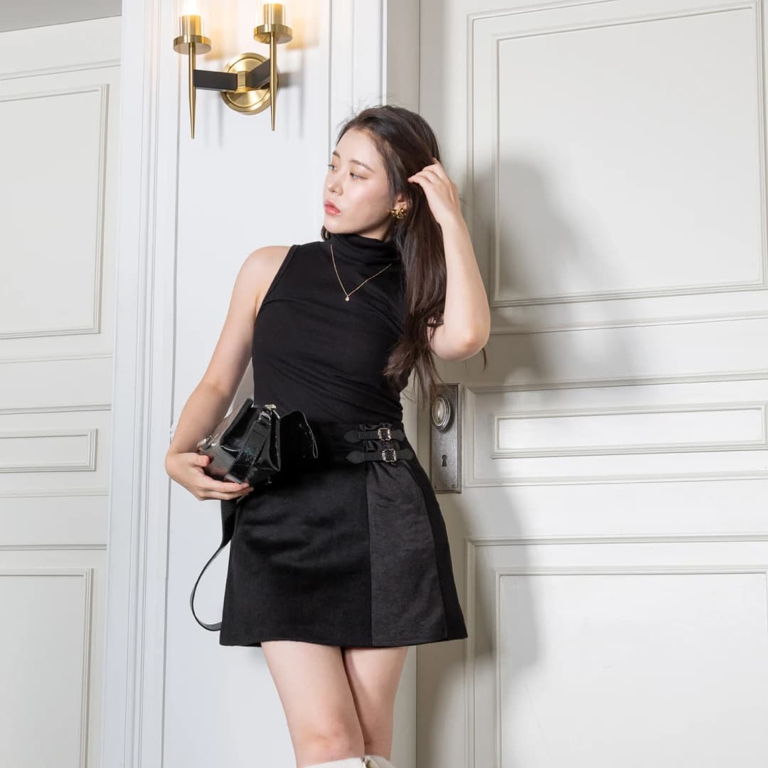 Leather point mini skirt