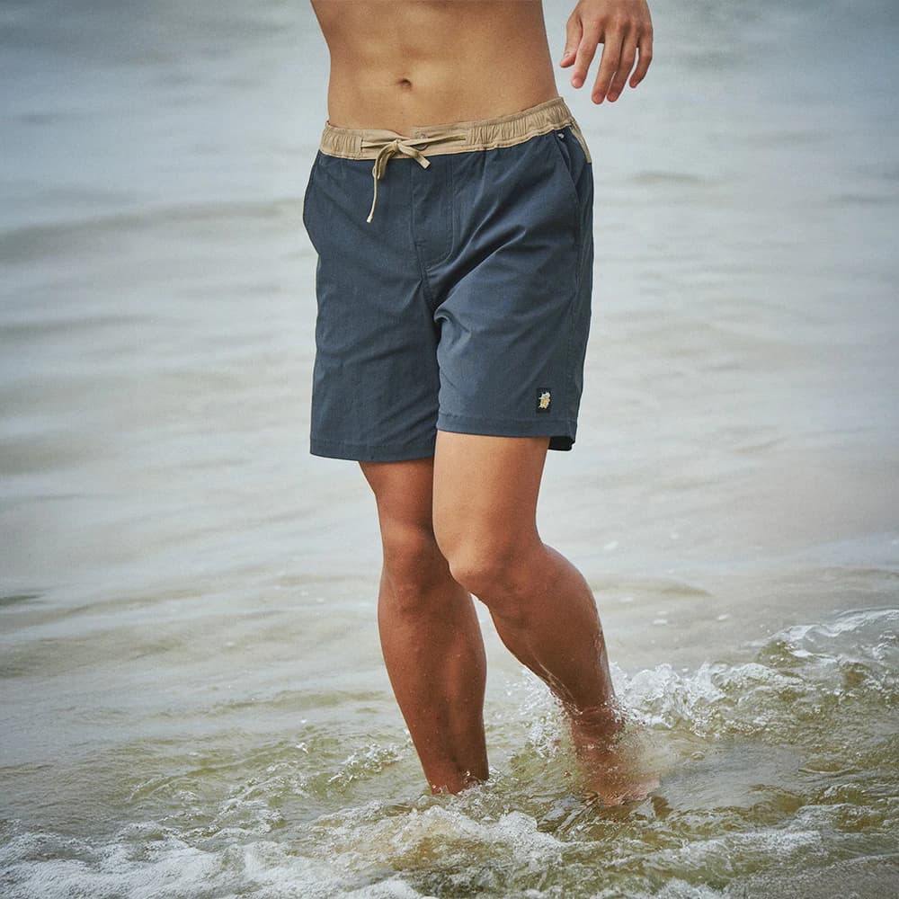 16" Ako Boardshort Charcoal