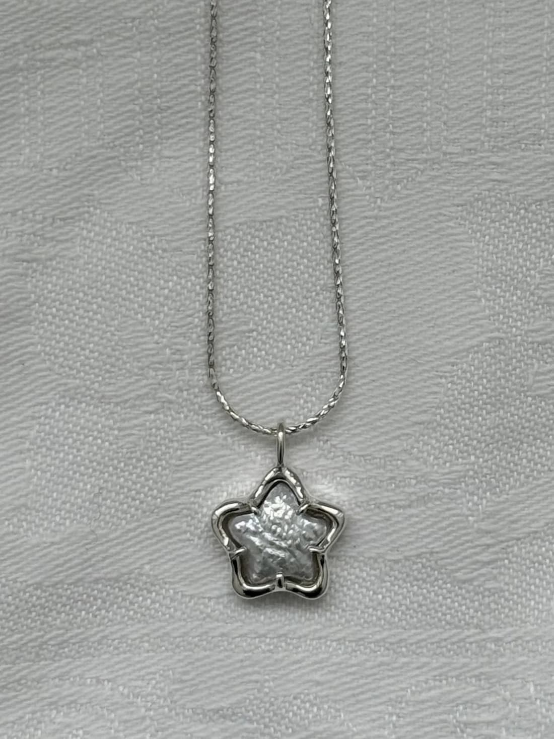 dreamer necklace (pearl)