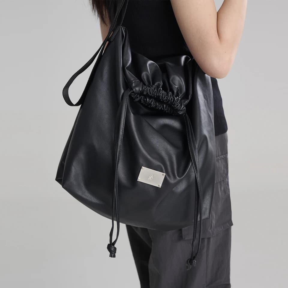 LEATHER CITY CROSS BAG [BLACK]