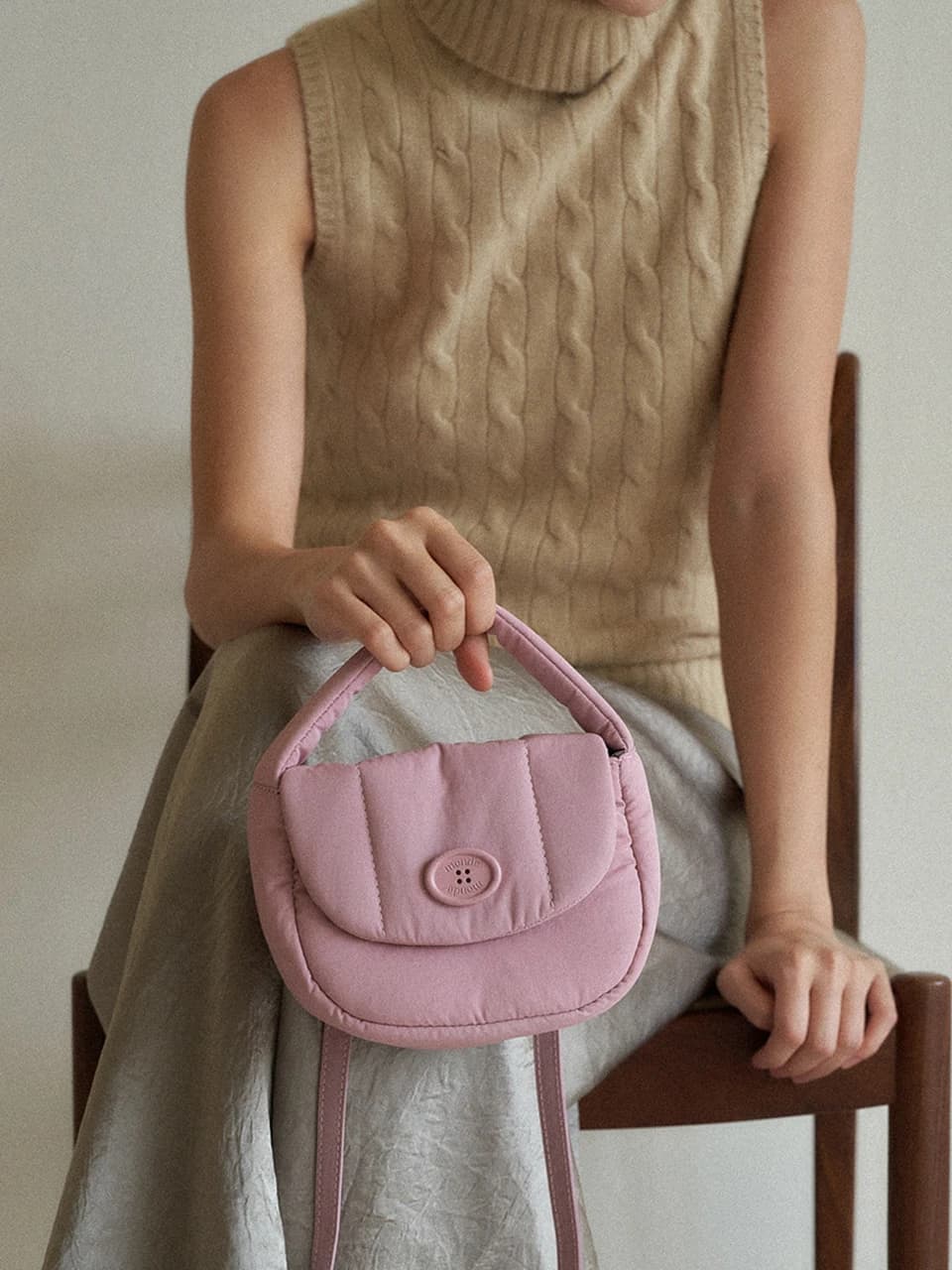 Classic button padding cross bag Pink