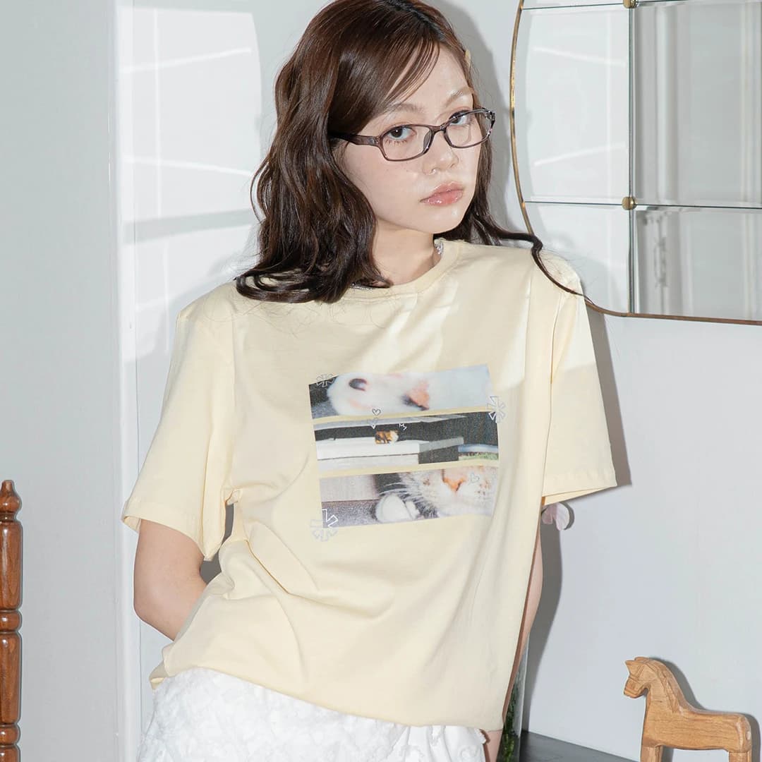 DELAY OFF CAT GRAPHIC T-SHIRTS LEMON