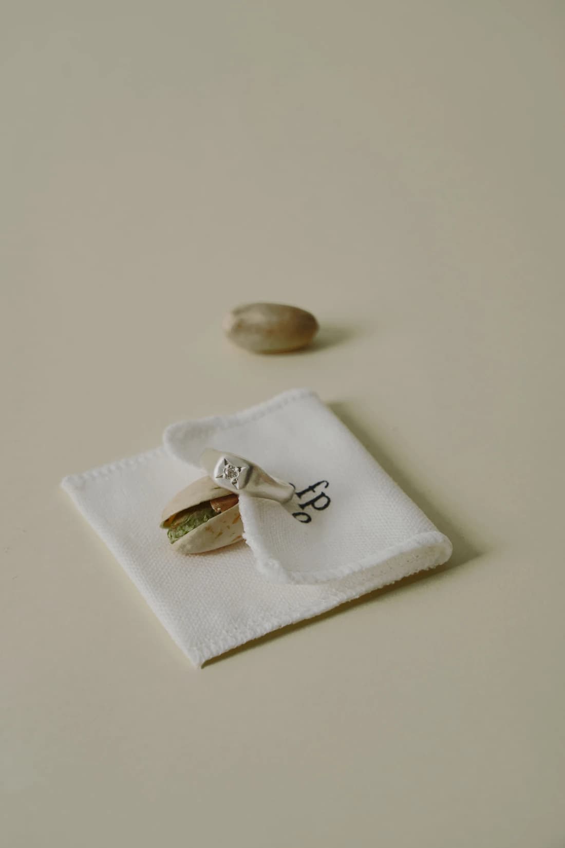 Grass carving ring (white)