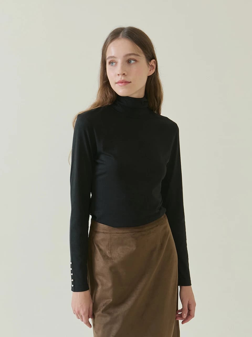 Soft Pearl Turtle Neck Knit Top _ Black