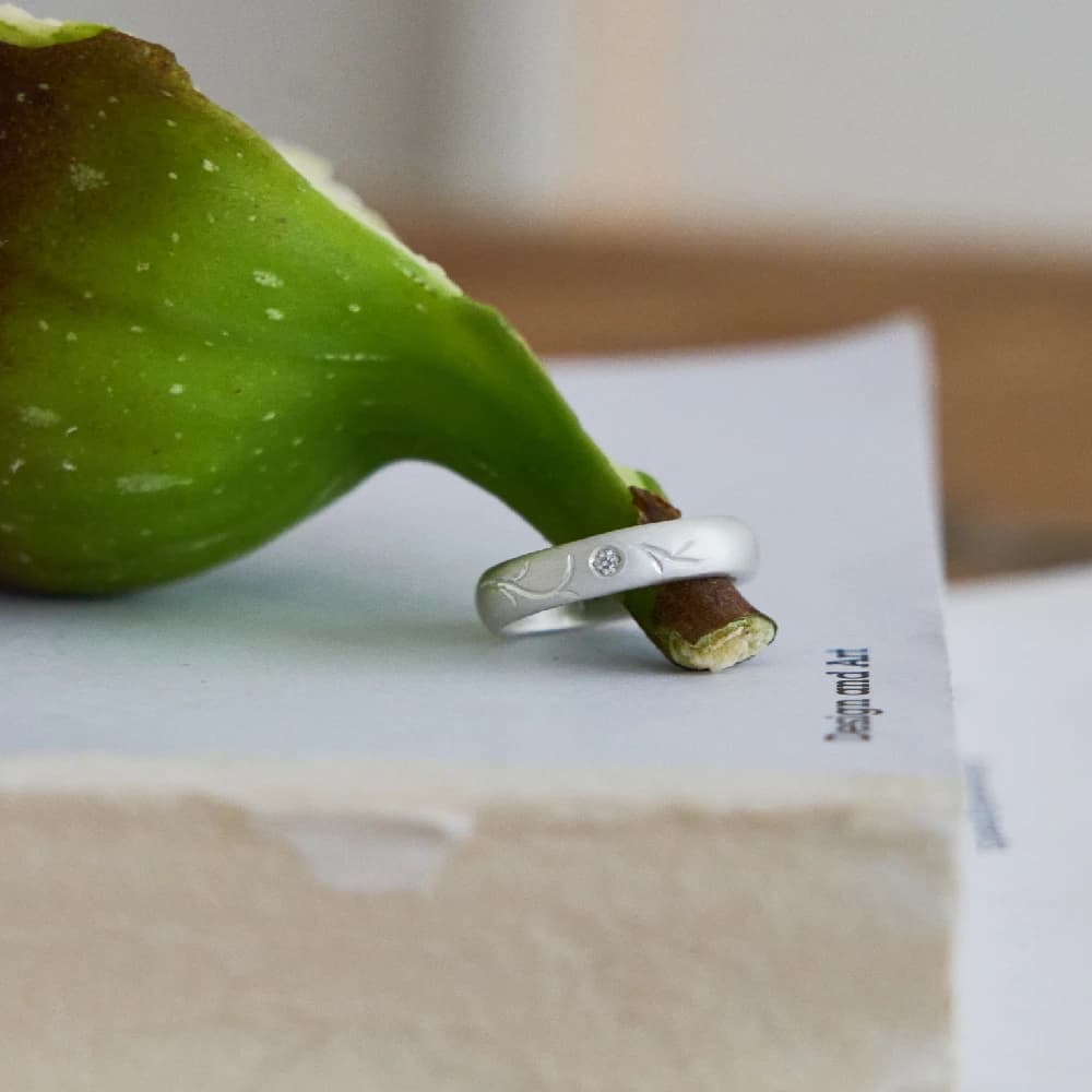 Pooleaf signet ring 2