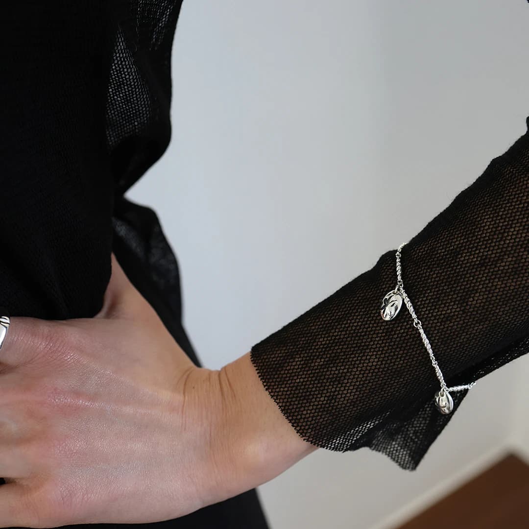 Flower bud bracelet