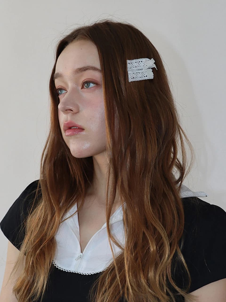 Button Lace Hair Pin (white)