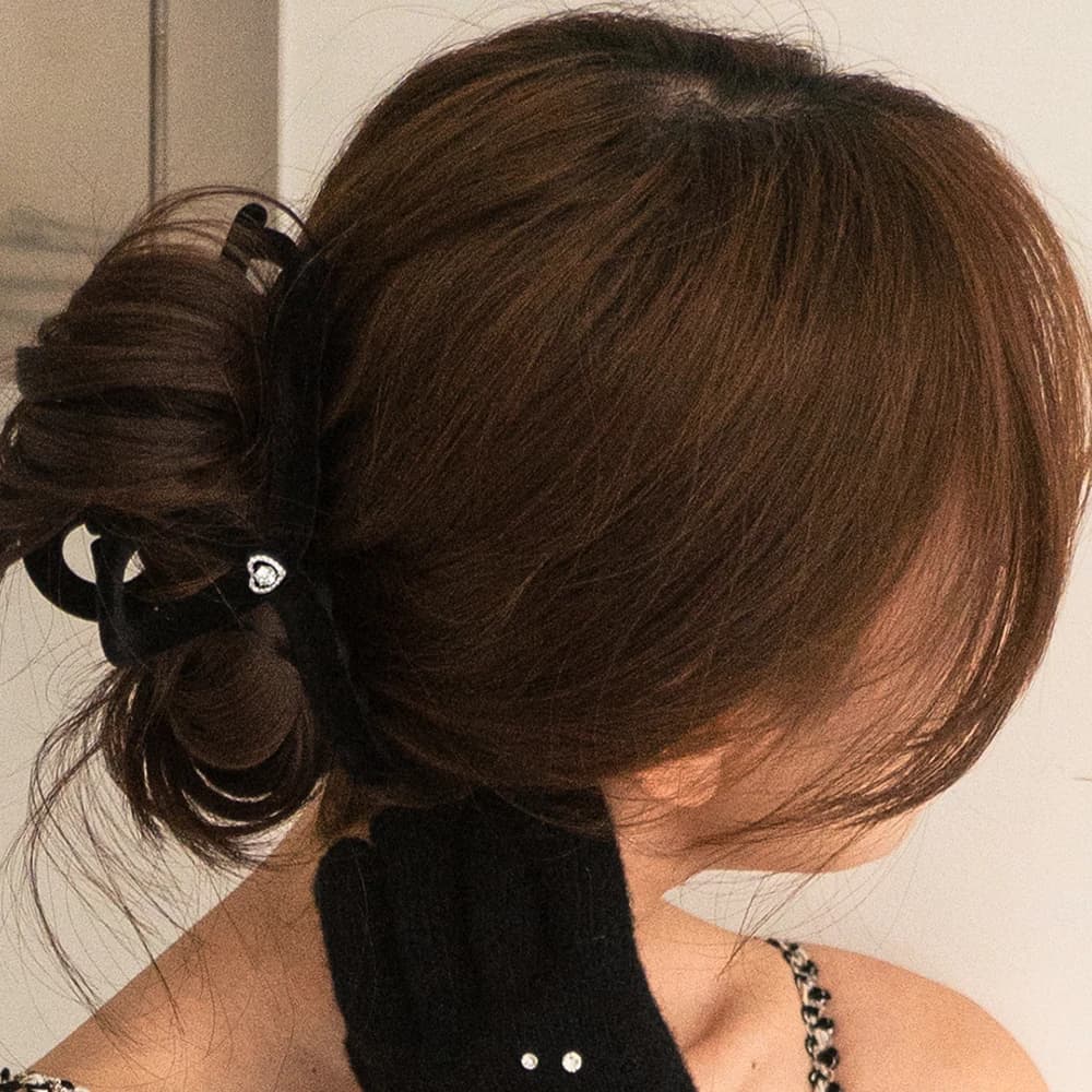 Livadia Heart Velvet Hair Clip