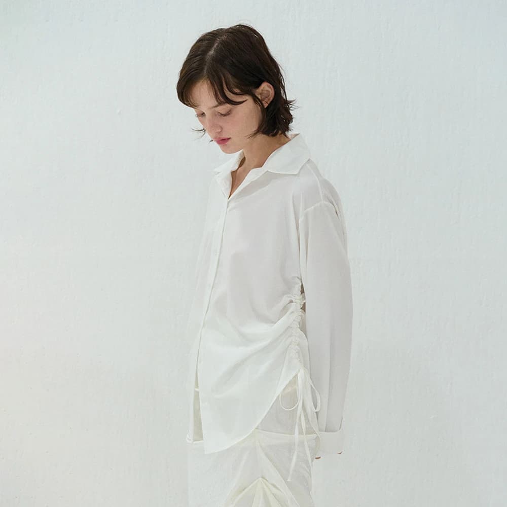 STRAP SHIRRING OVERSIZE SHIRT WHITE
