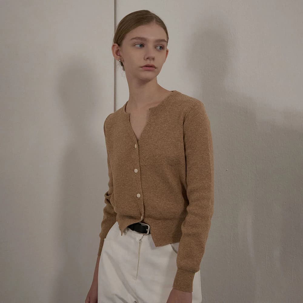 SLIT RIBBED KNIT CARDIGAN BEIGE