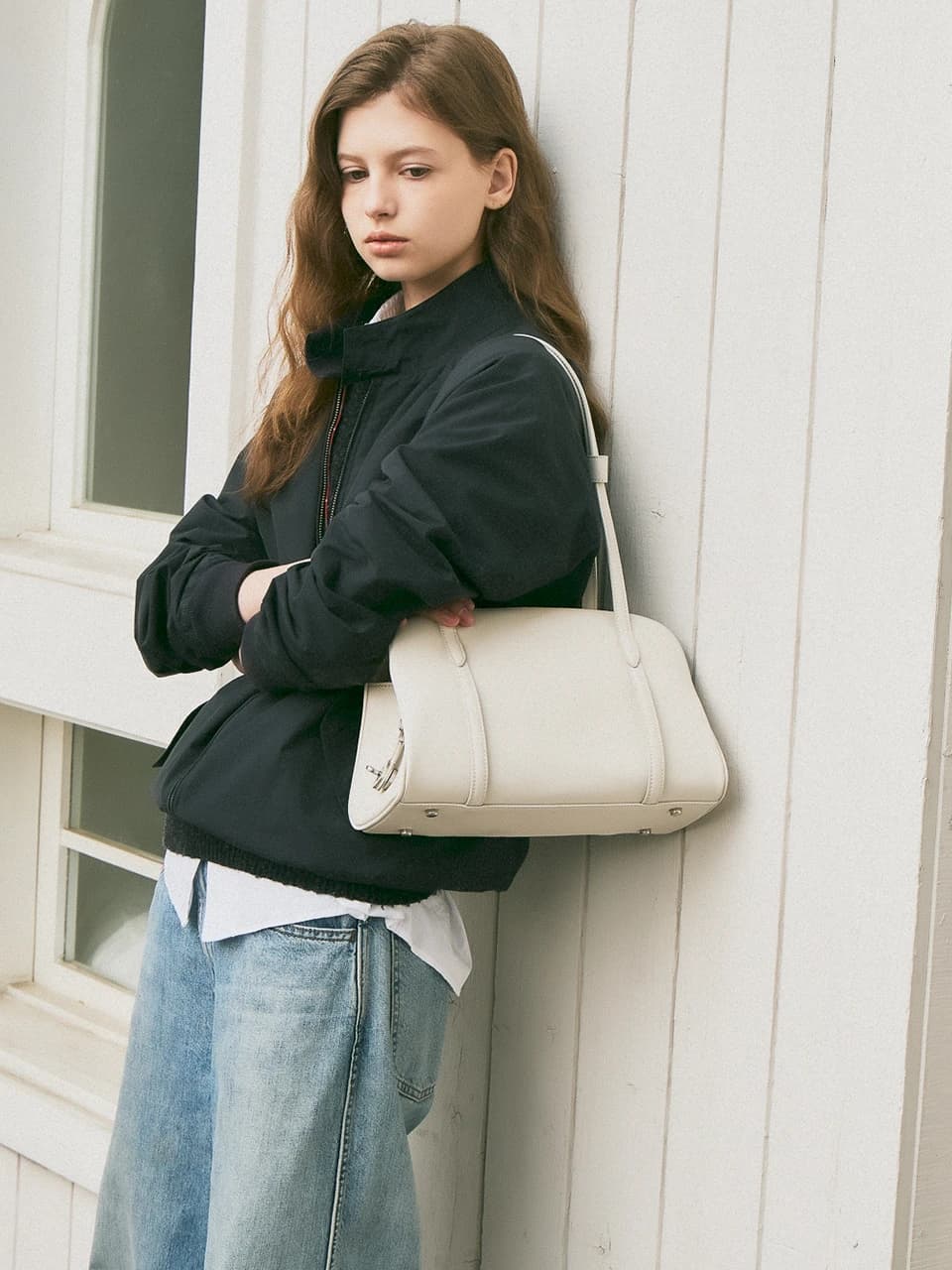 Moment medium shoulder bag Ivory