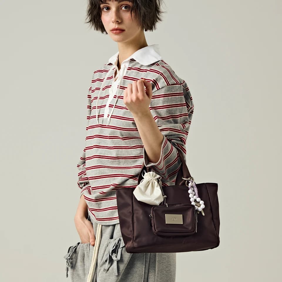 SYMBOL NYLON TOTE BAG [BROWN]