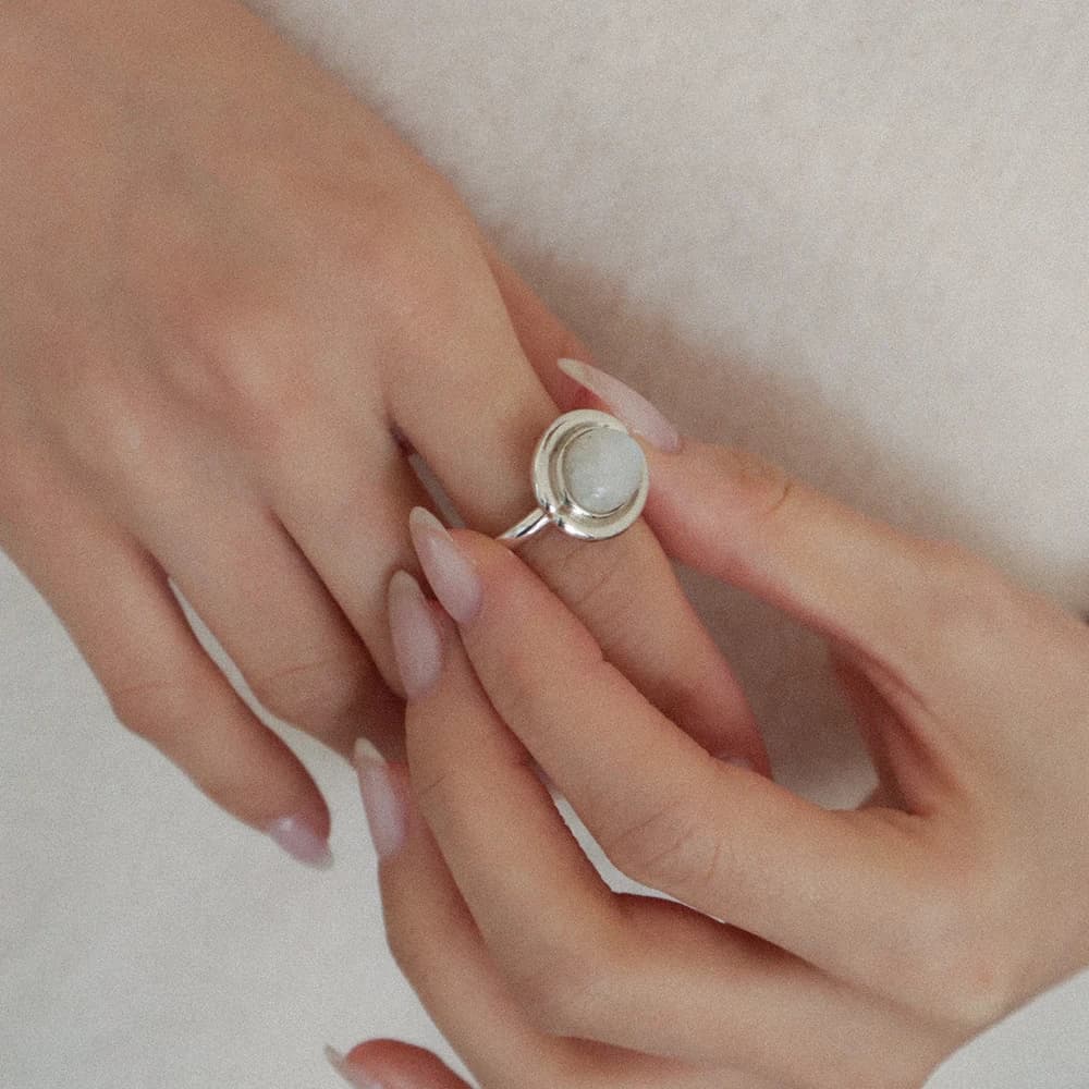 Vintage Button Ring - Rainbow Moonstone