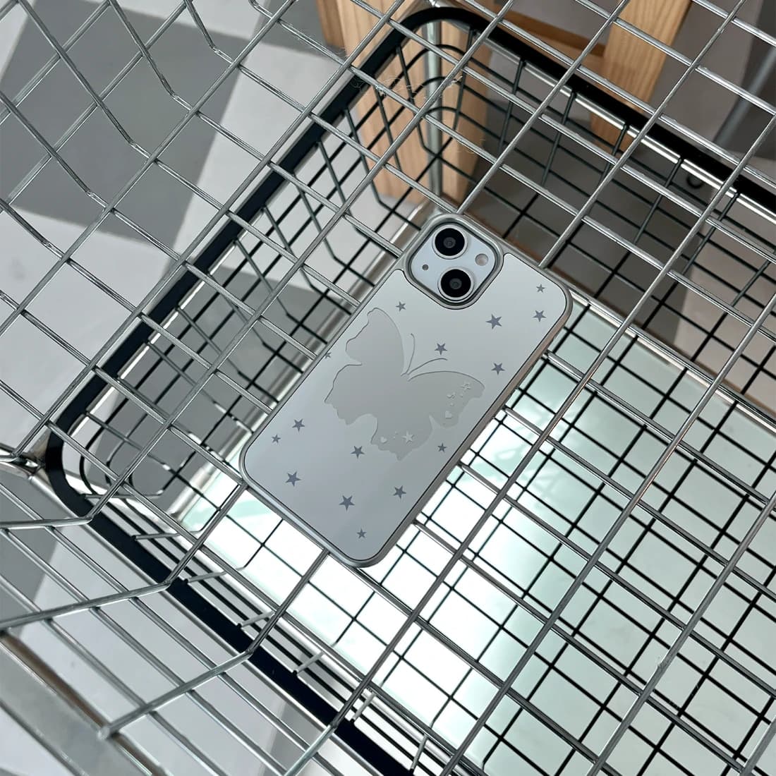Butterfly Mirror Case • White • Mirror Silver Bumper Case