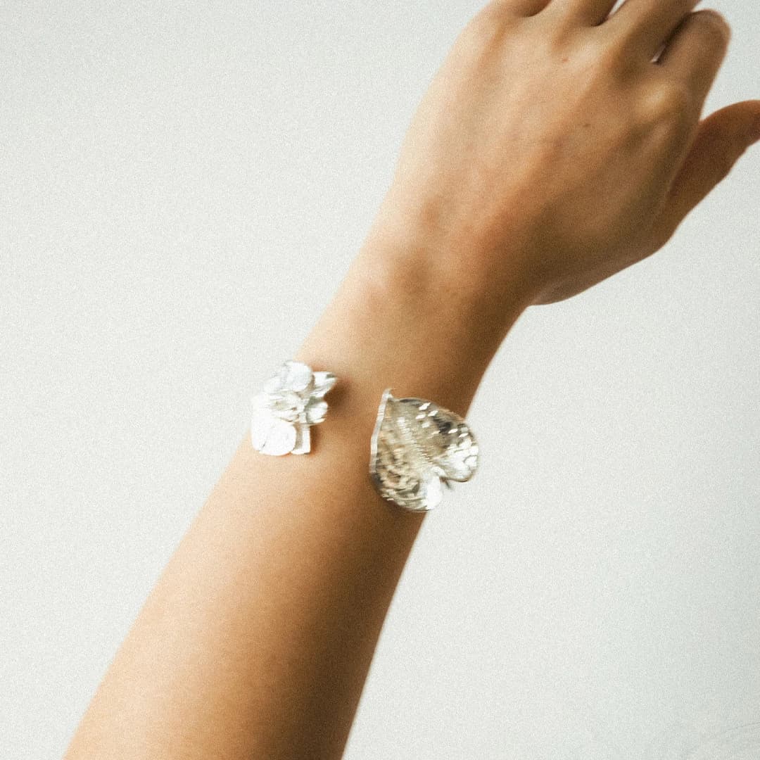 BOUQUET BANGLE