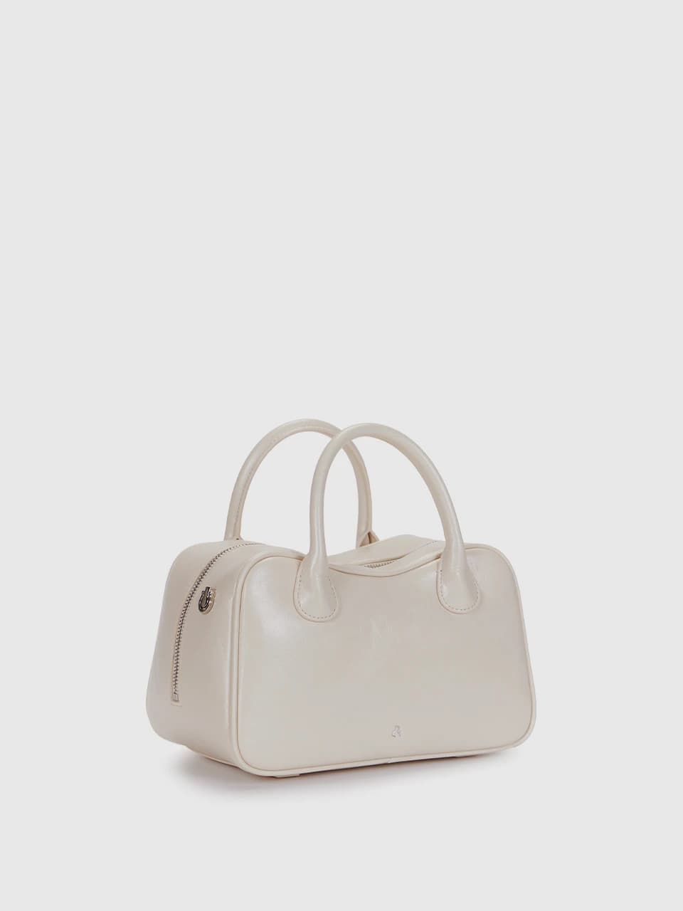 Pané Venti (Whipping Ivory)