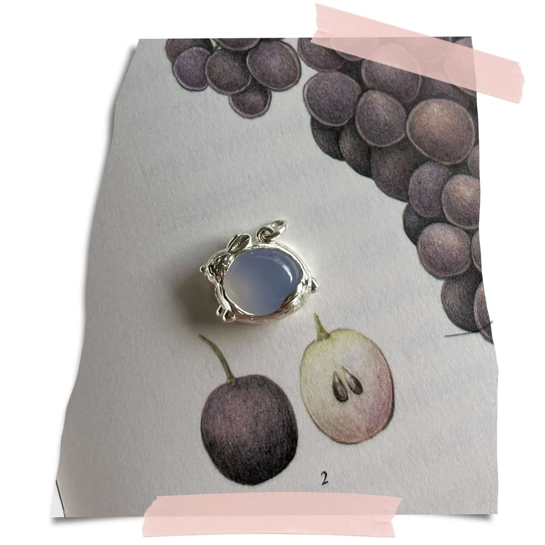 Arctic Rabbit Stone Necklace  （北極うさぎ）