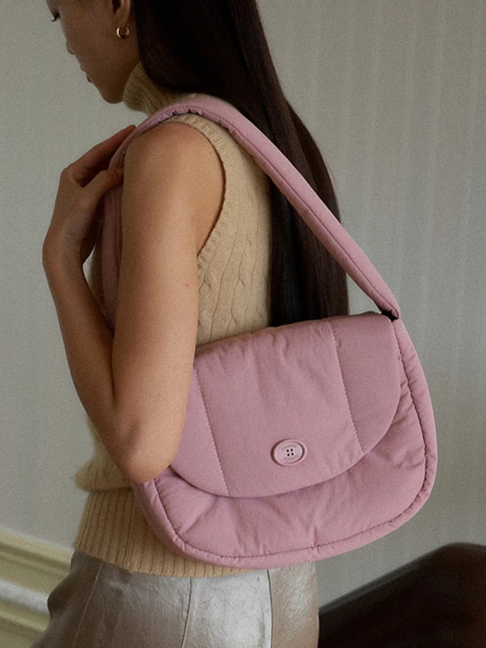 Classic button padding shoulder bag Pink