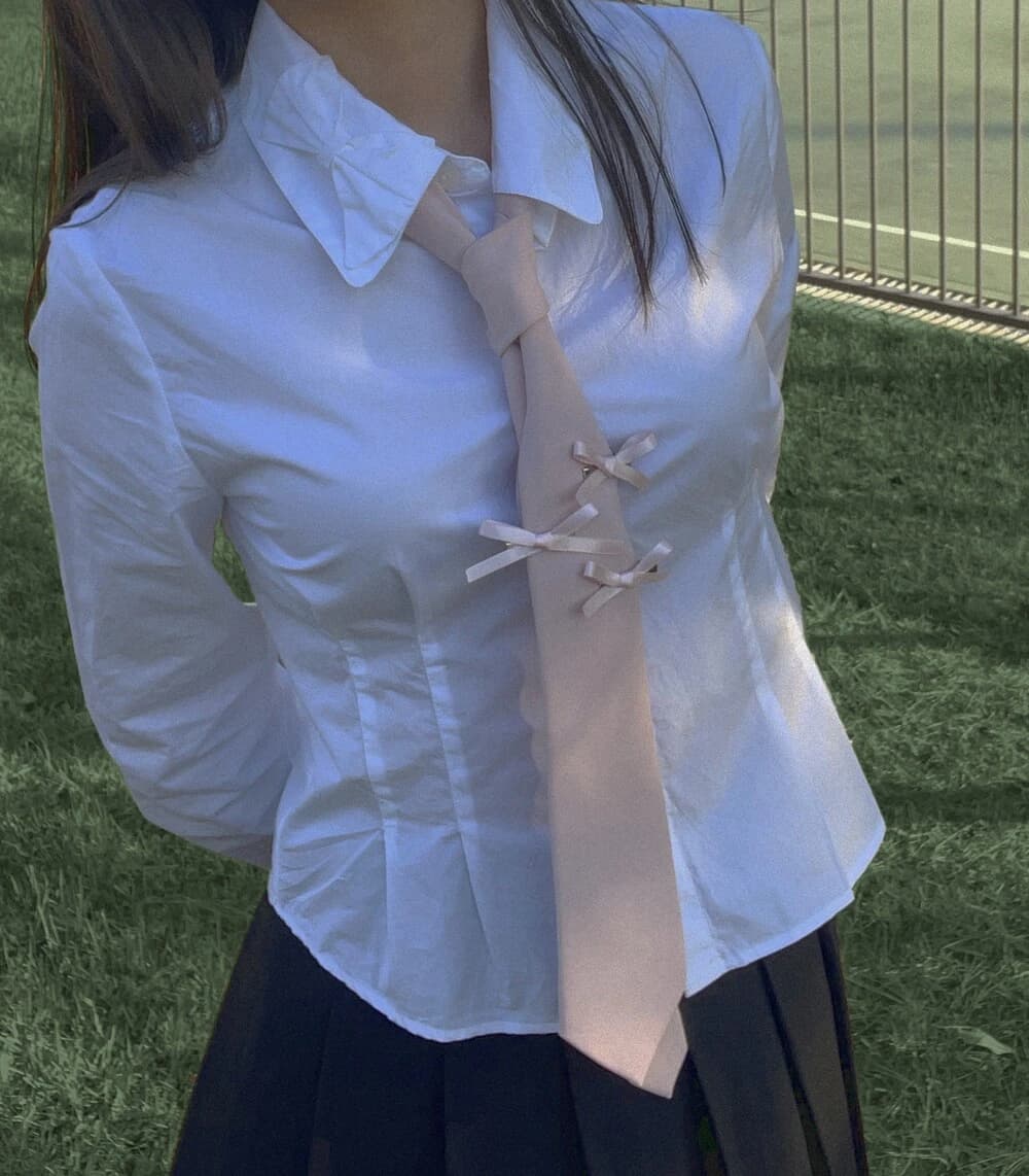 Ribbon Collar Blouse