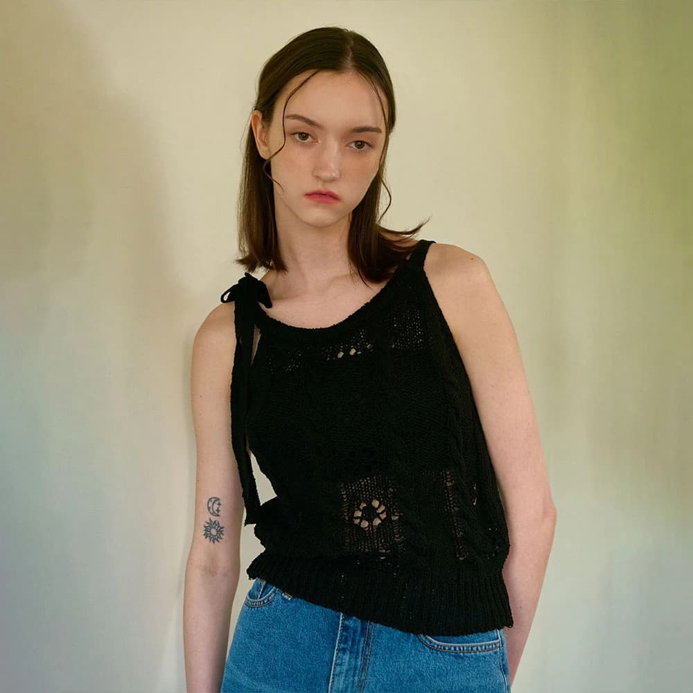 LACE RIBBON SLEEVELESS KNIT BLACK