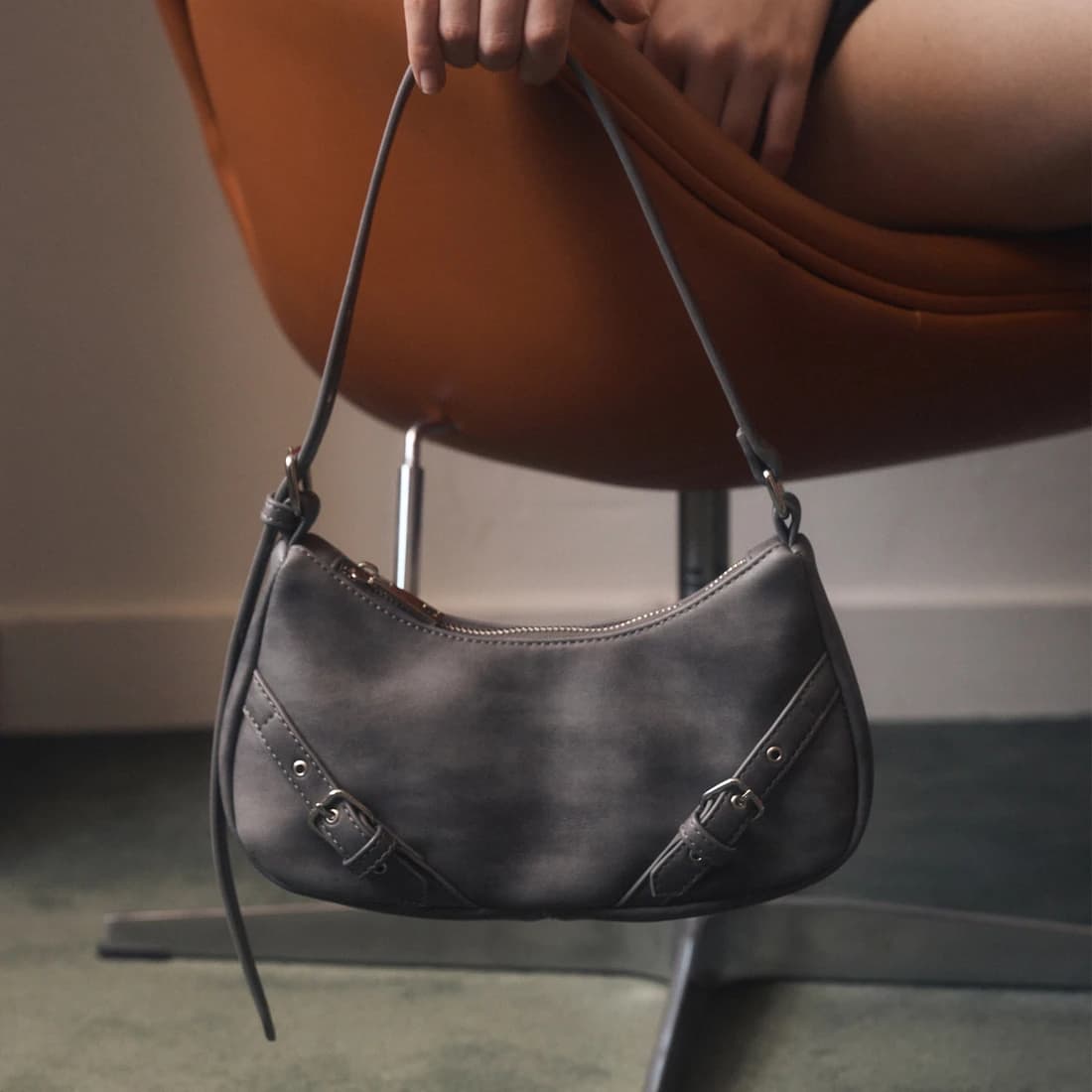 Fog Buckle Bag - Gray