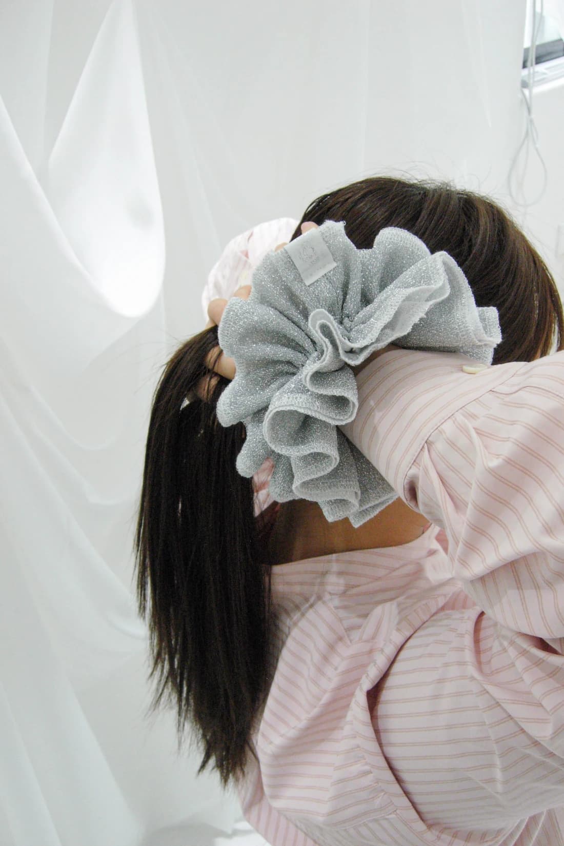 FLAT BAGEL SCRUNCHIE (SILVER)