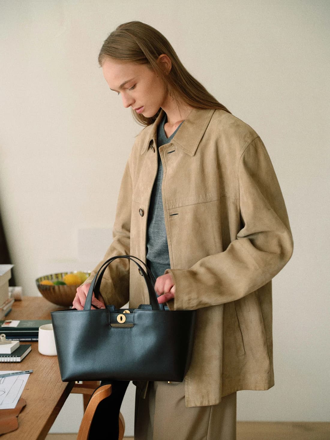 Time tote bag Dark brown