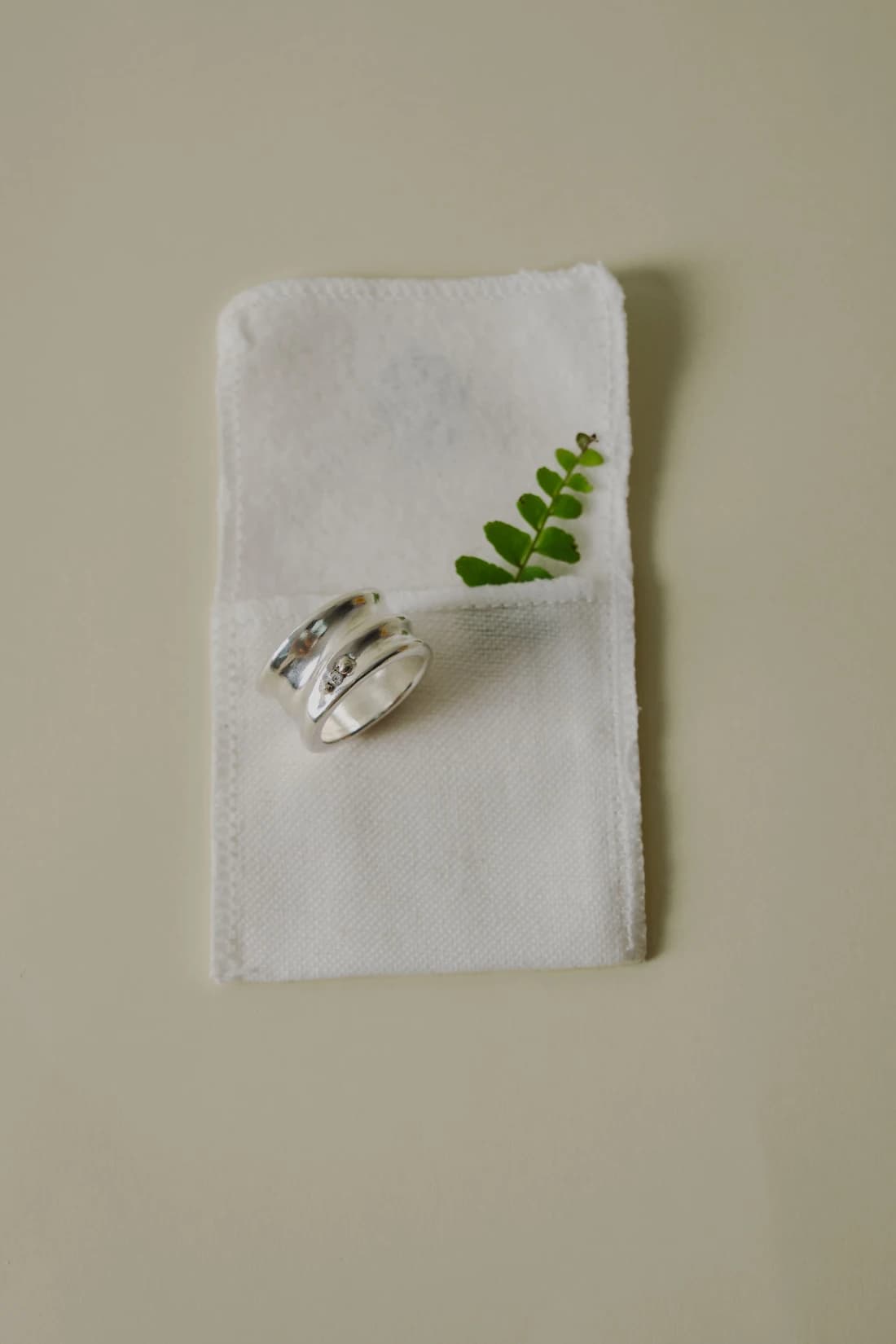 Big wave ring