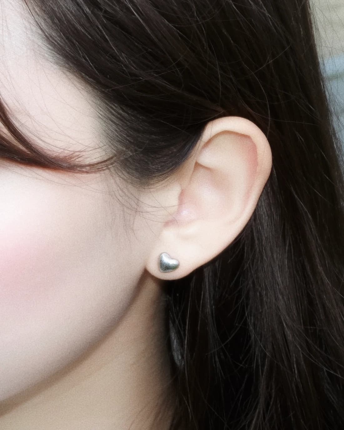 Daily heart glow earring