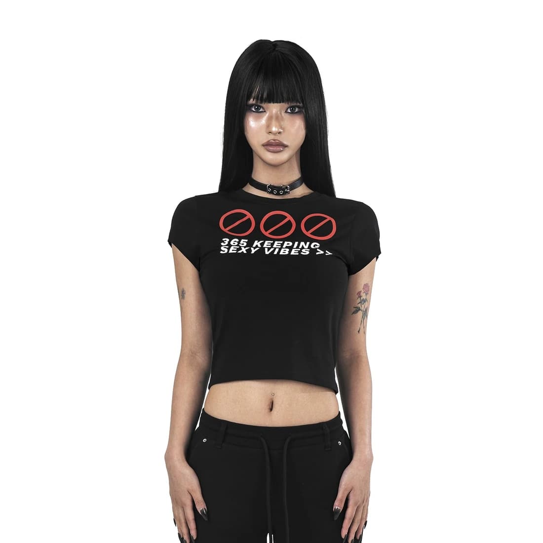 NO SIGNS CROP T-SHIRTS BLACK