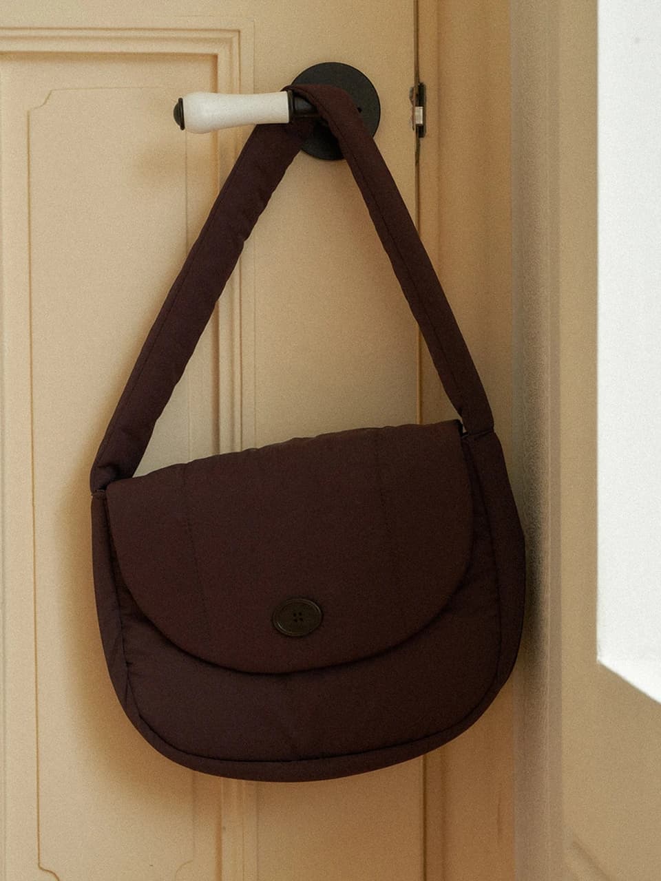 Classic button padding shoulder bag Chocolate brown