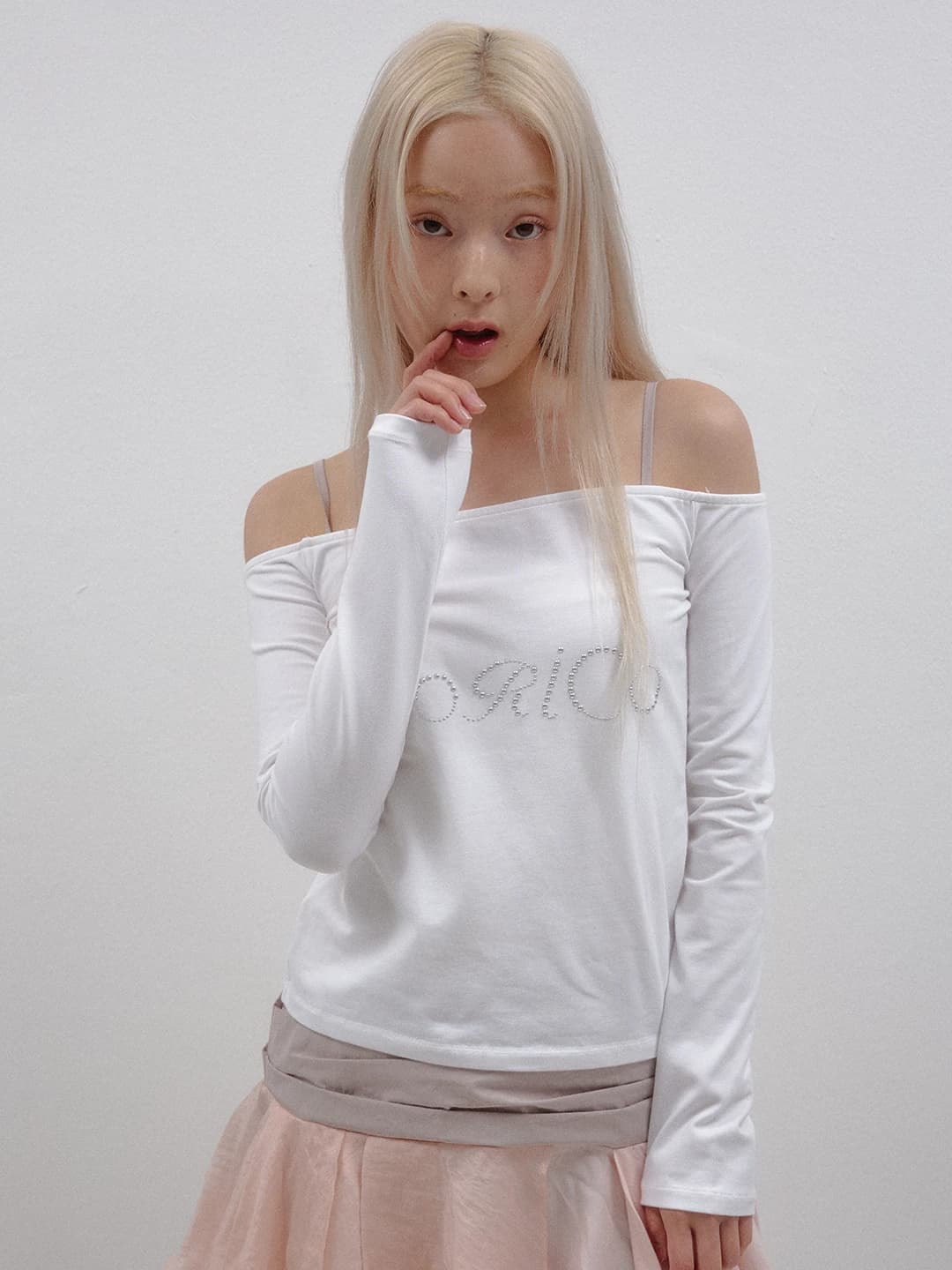 OFF-SHOULDER LONG SLEEVE - WHITE