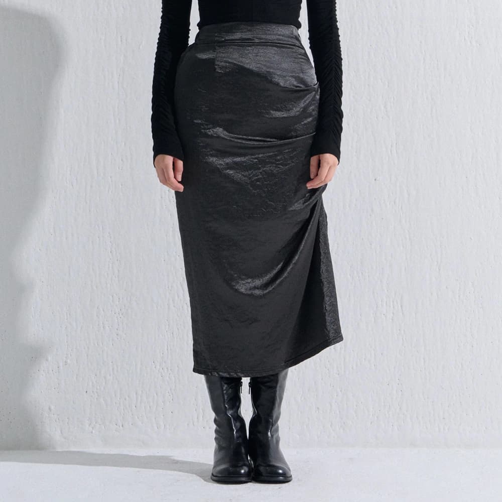 PIN TUCK SILK LONG SKIRT BLACK