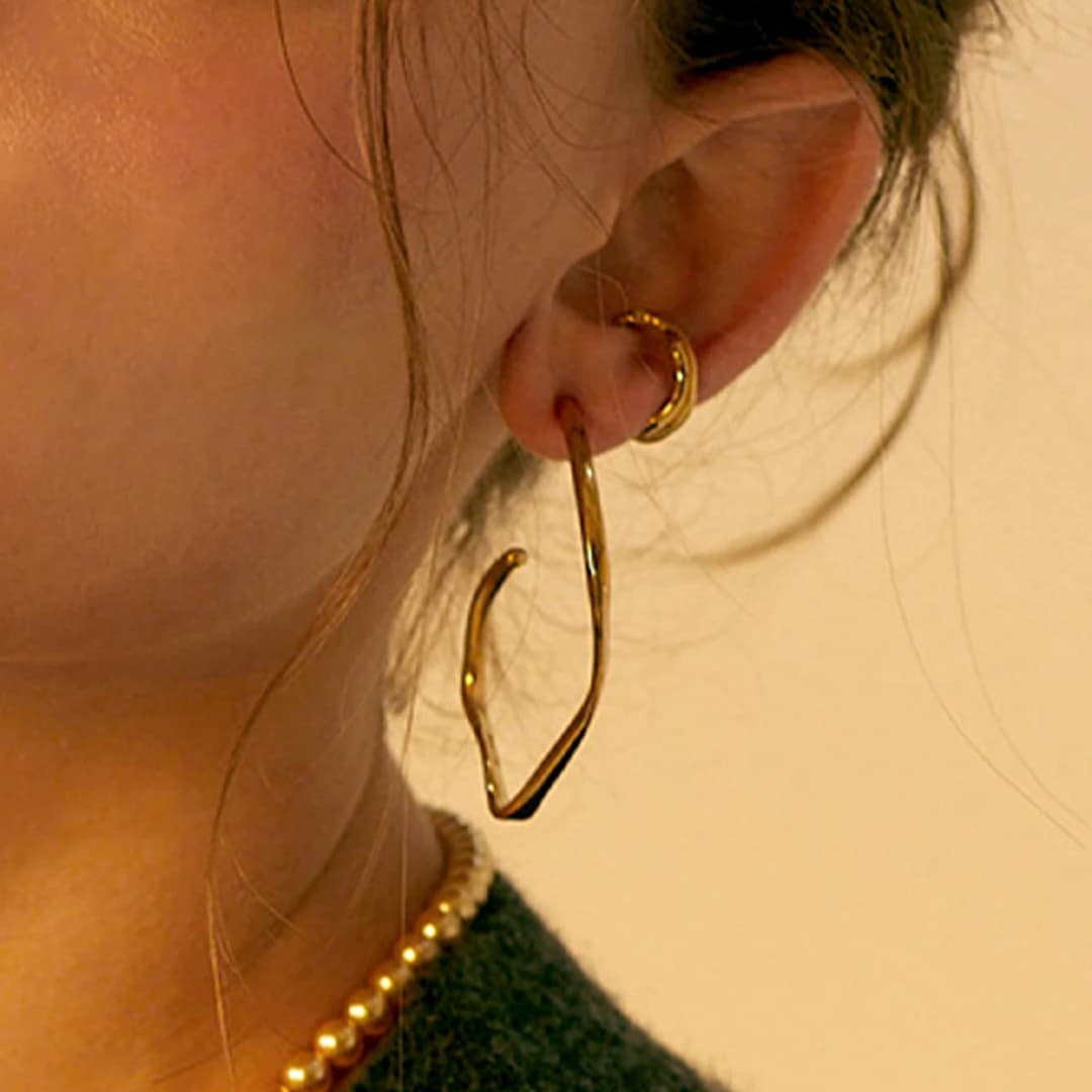 E11 [The Light of 6:17pm]