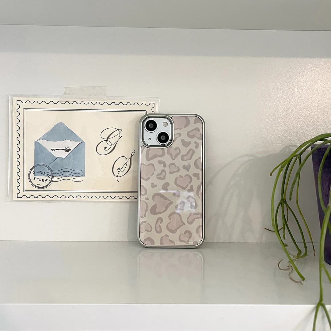Heart Leopard Drawing Case - Beige