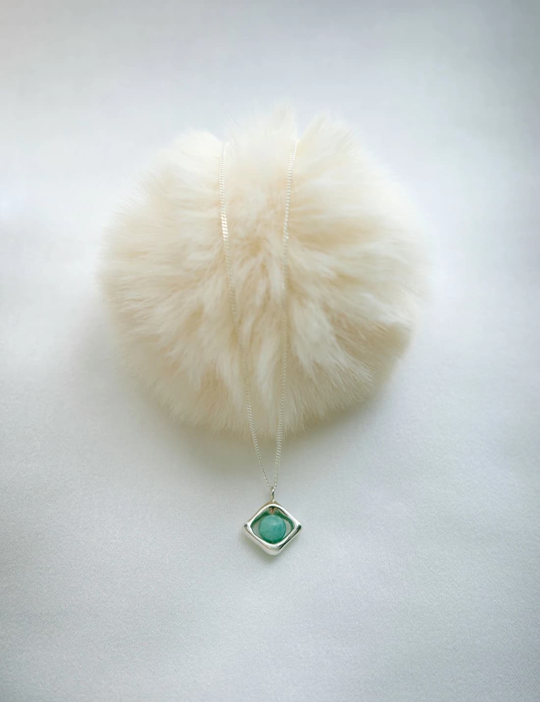 Lozenge Ball Necklace (M)