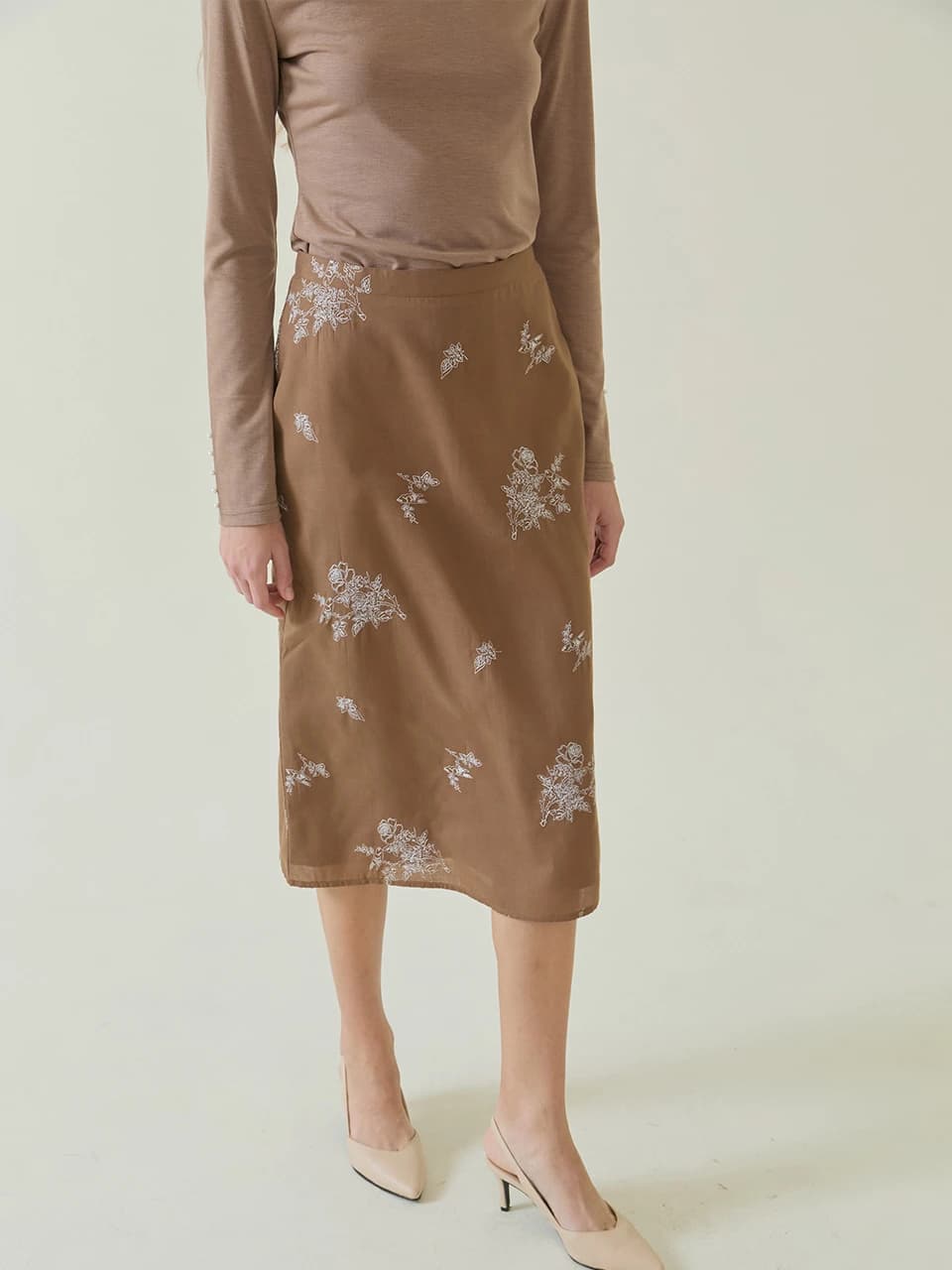 Fleur Embroidery Skirt _ Brown