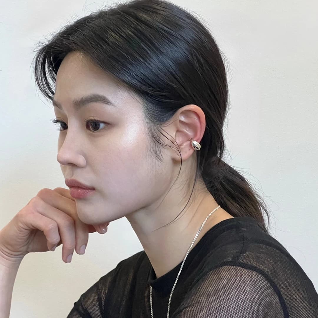 Clam earcuff