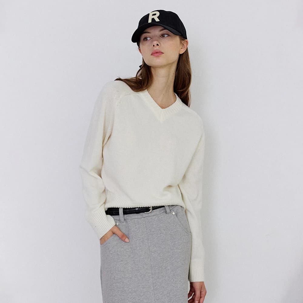 カシミヤブレンドVネックニット - Cream