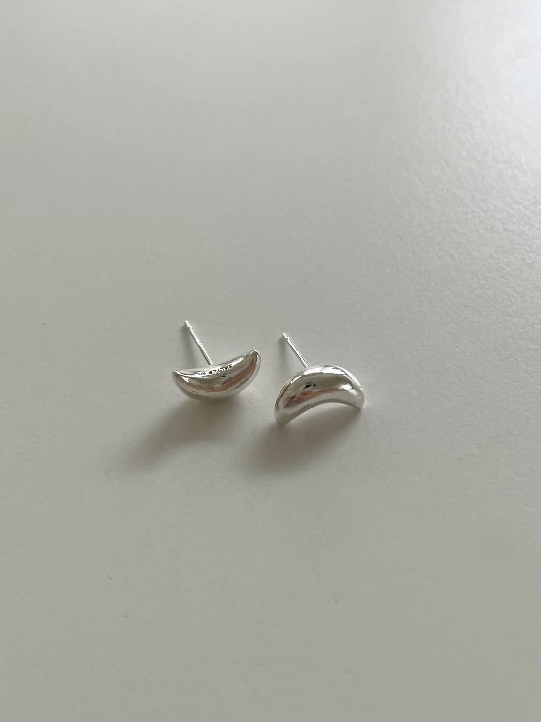 petit moon earring